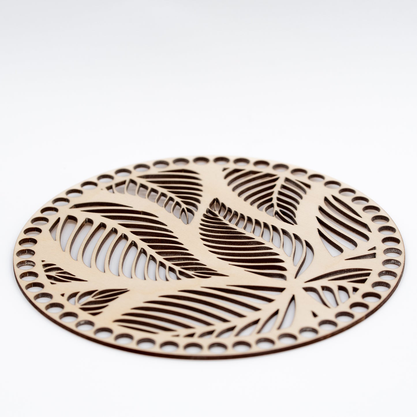 Baza do koszyka ze sklejki 20 cm – ażurowa przykrywka do koszyka z motywem liści